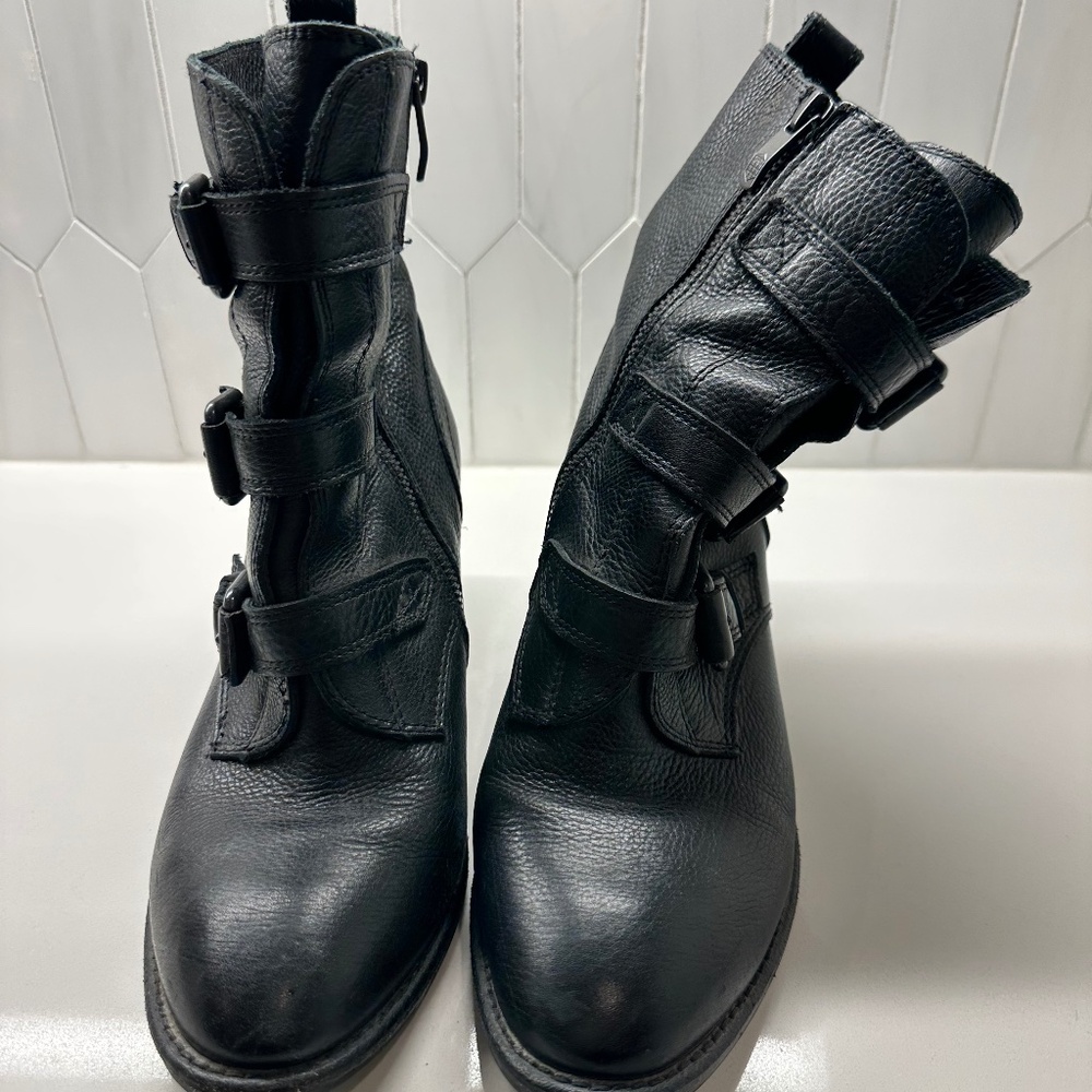 Black Boots